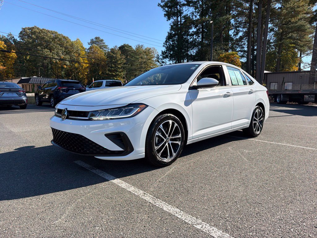 Used 2026 Volkswagen Jetta Sport FWD image 2