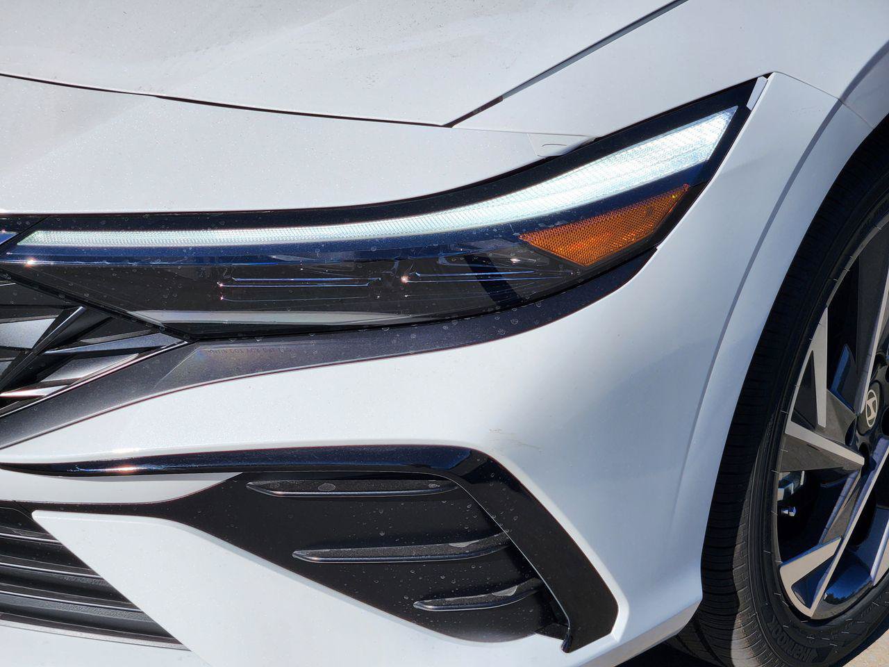 New 2026 Hyundai Elantra Limited FWD image 6