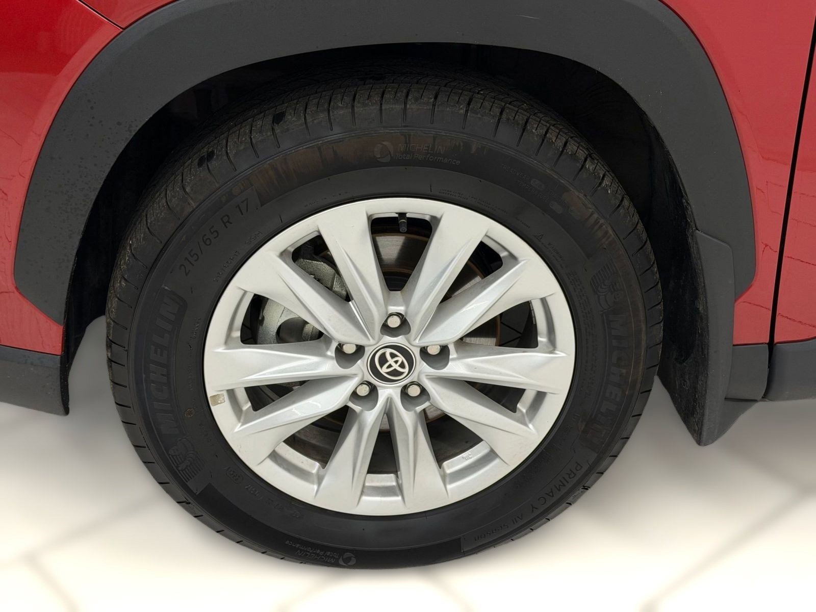 Used 2024 Toyota Corolla Cross LE w/ Moonroof Package image 10