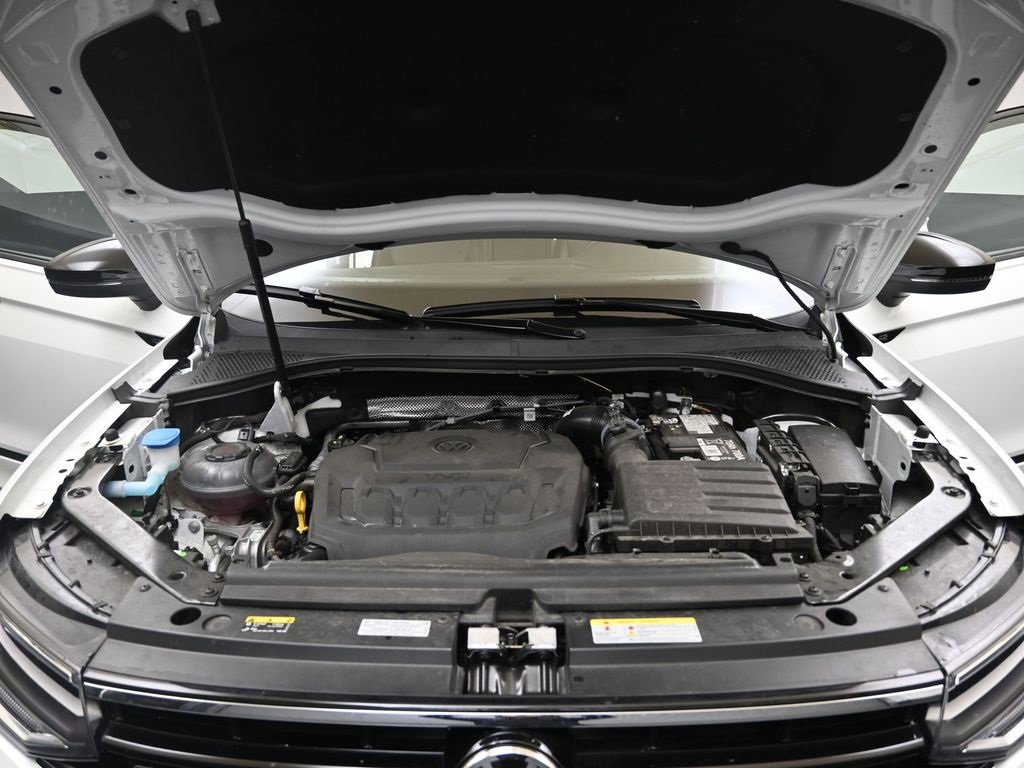 Used 2024 Volkswagen Tiguan SE R-Line image 10