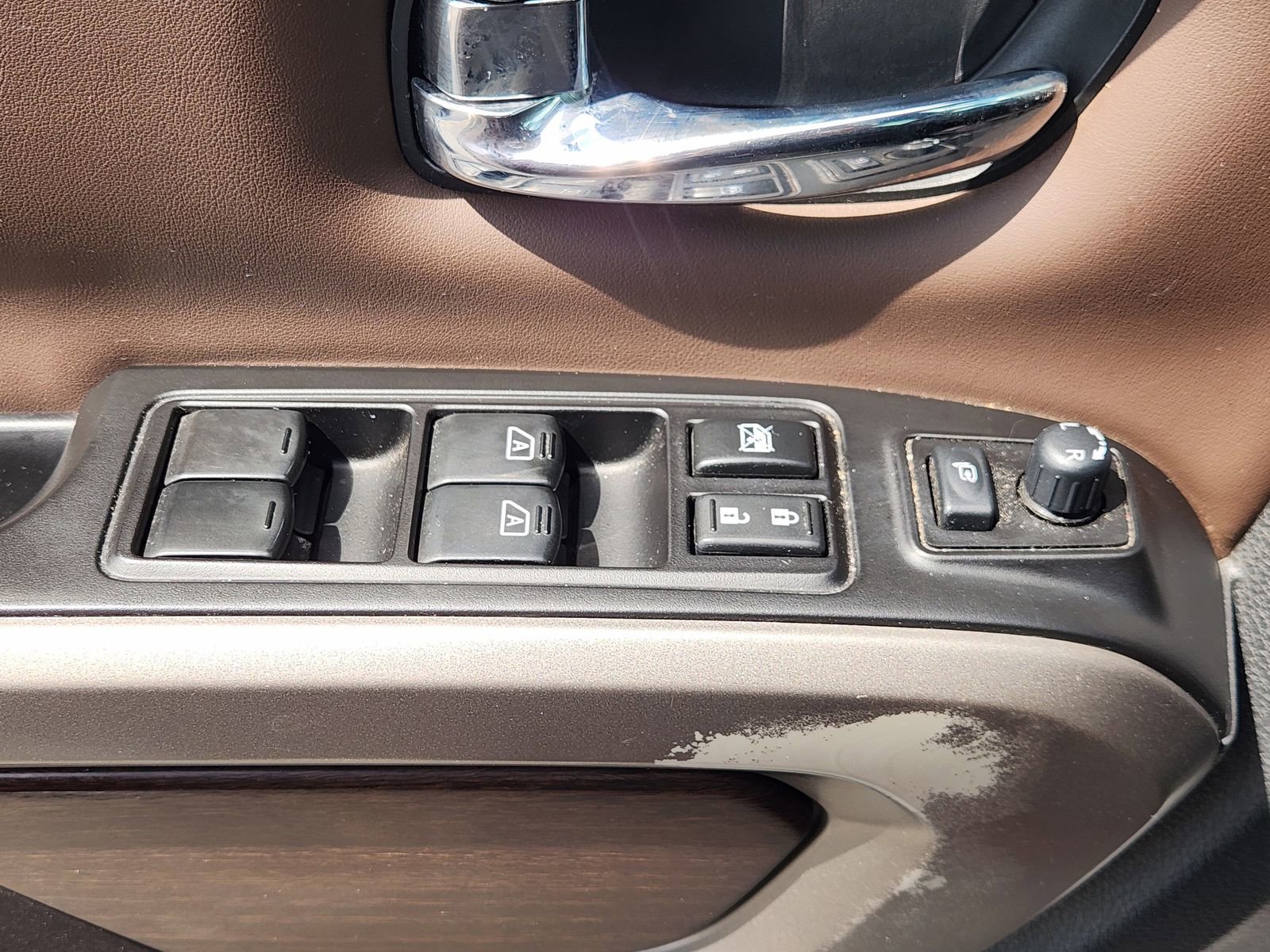 Used 2020 Nissan Titan Platinum Reserve w/ Protection Package 2 AWD/4WD image 29