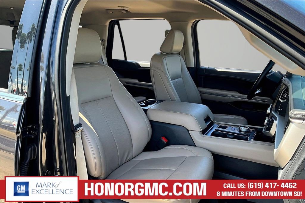 Used 2024 Ford Expedition XLT image 28