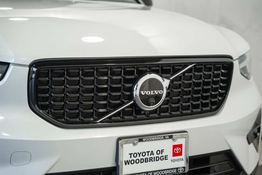 Used 2023 Volvo XC40 B5 Plus w/ Driver Assist Package AWD/4WD image 11