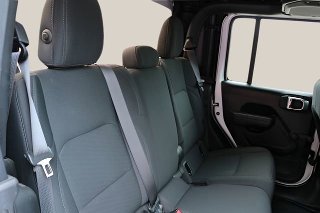 Used 2022 Jeep Gladiator Sport image 16