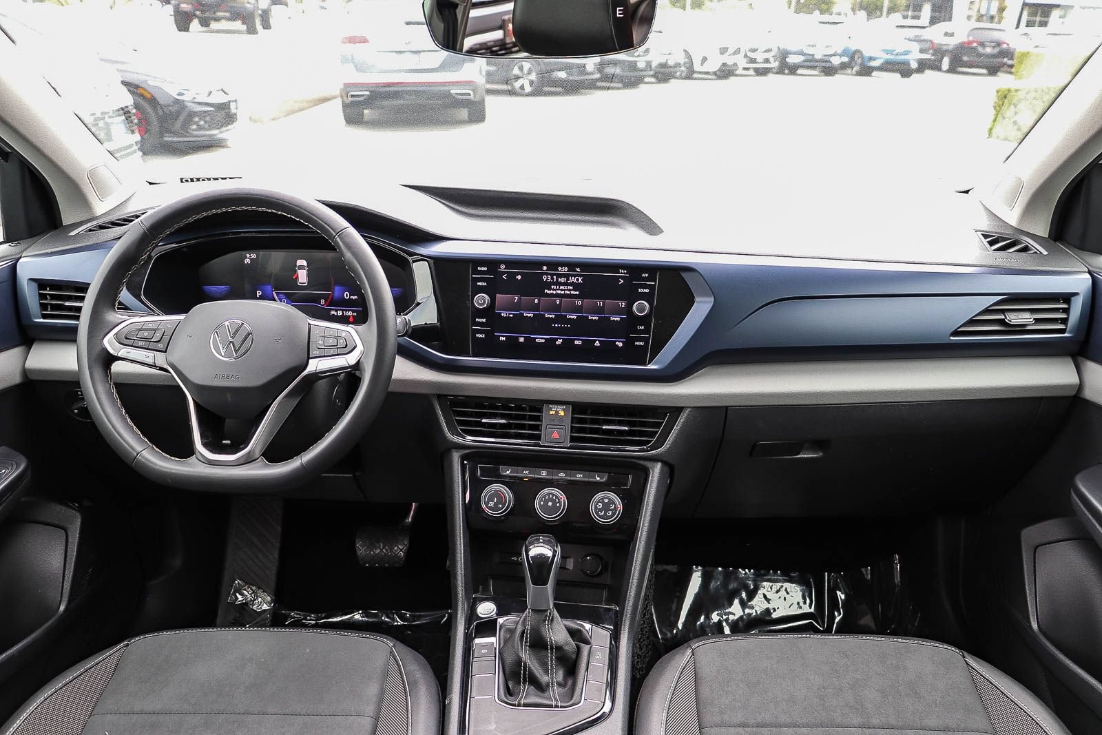 Used 2023 Volkswagen Taos SE w/ Panoramic Sunroof Package FWD image 14