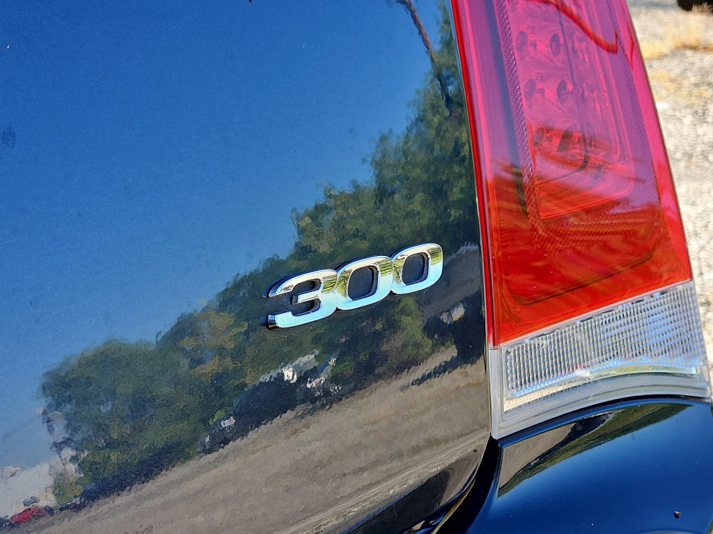 Used 2018 Chrysler 300 Touring image 17