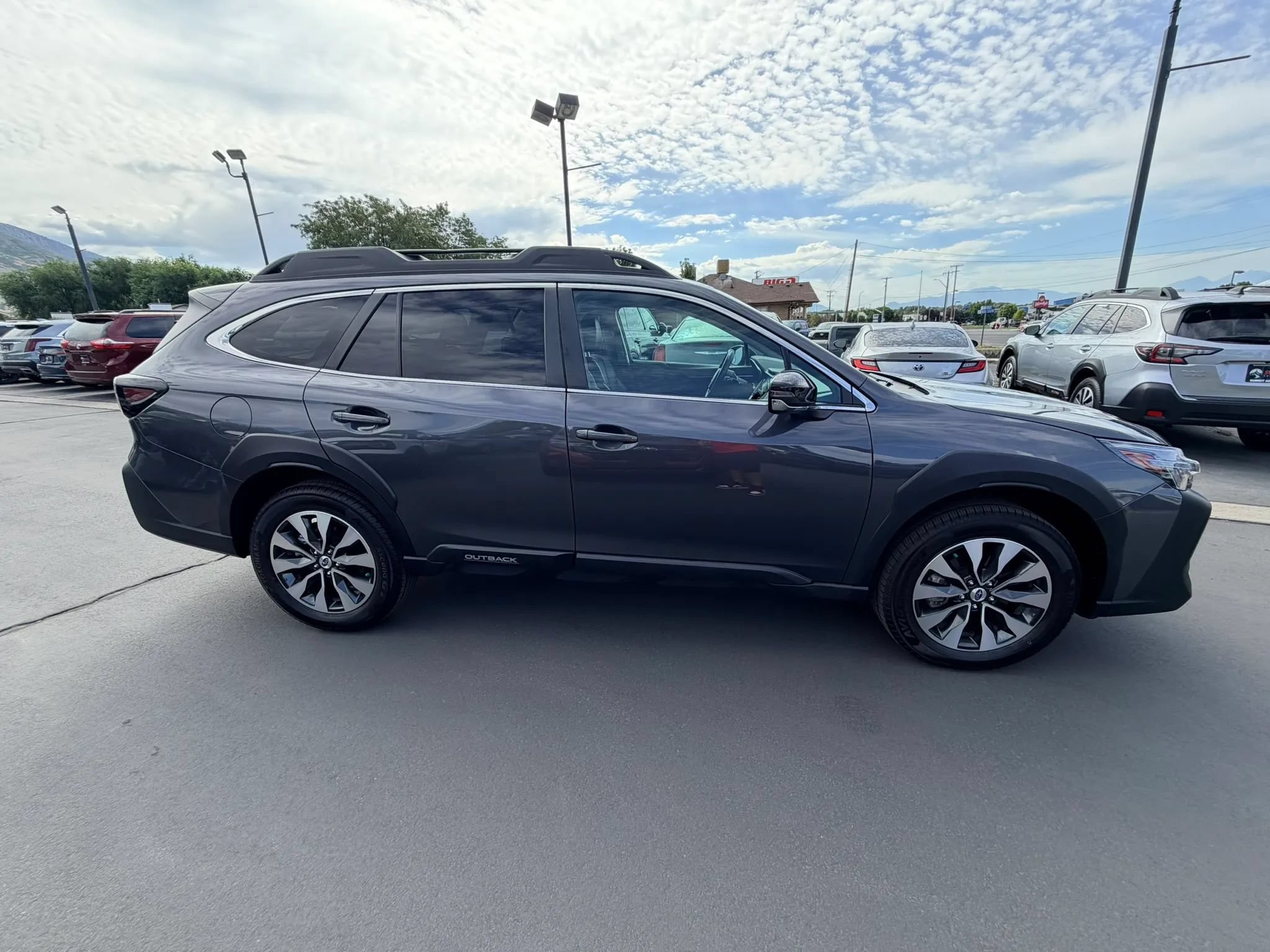 Used 2024 Subaru Outback Limited AWD/4WD image 3