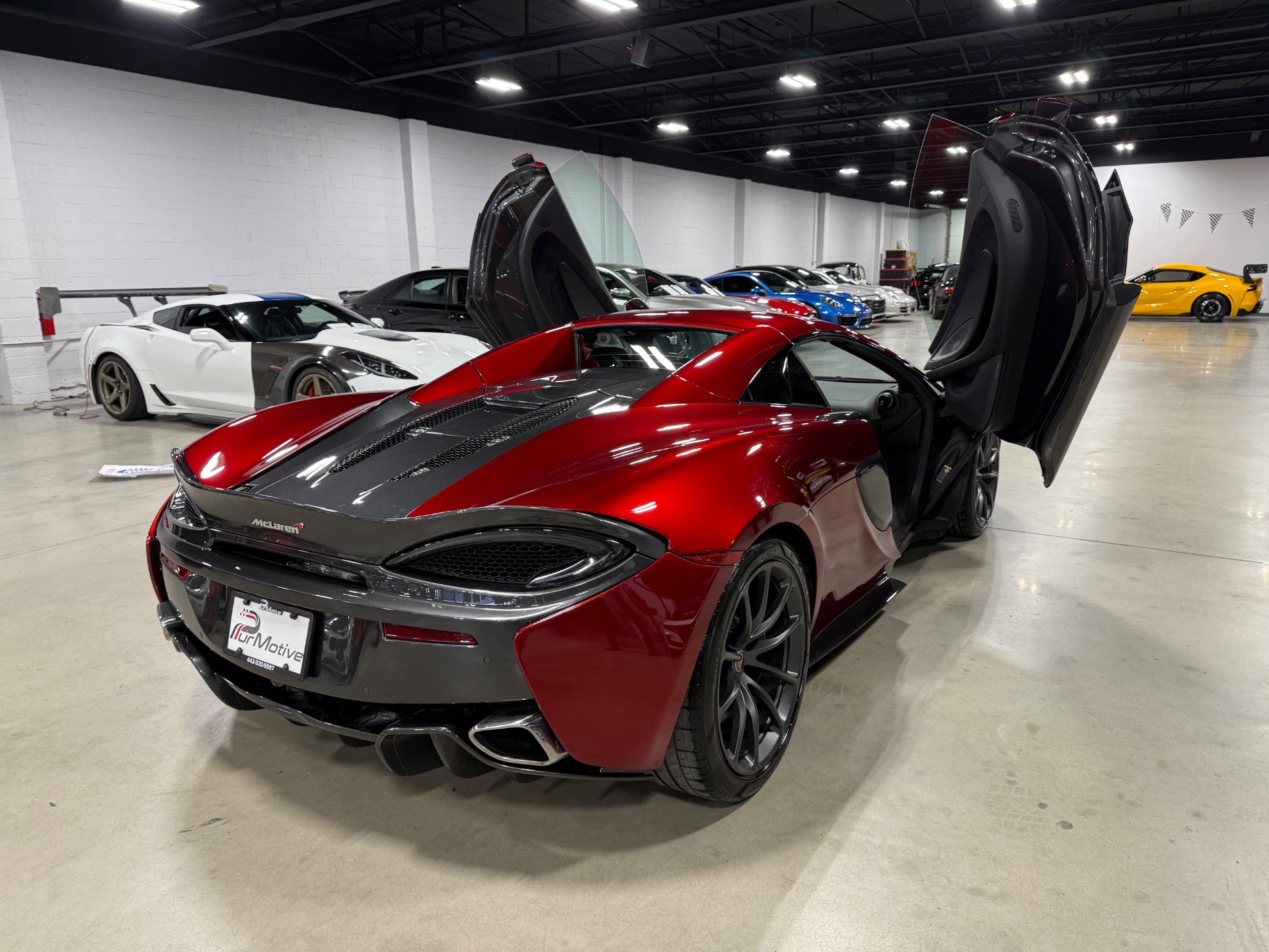Used 2018 McLaren 570S Spider image 24