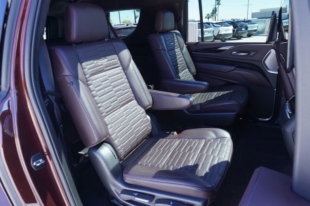 Certified 2022 Cadillac Escalade ESV Sport Platinum image 9