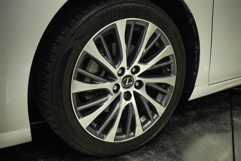 Used 2020 Lexus ES 350 w/ Premium Package FWD image 3