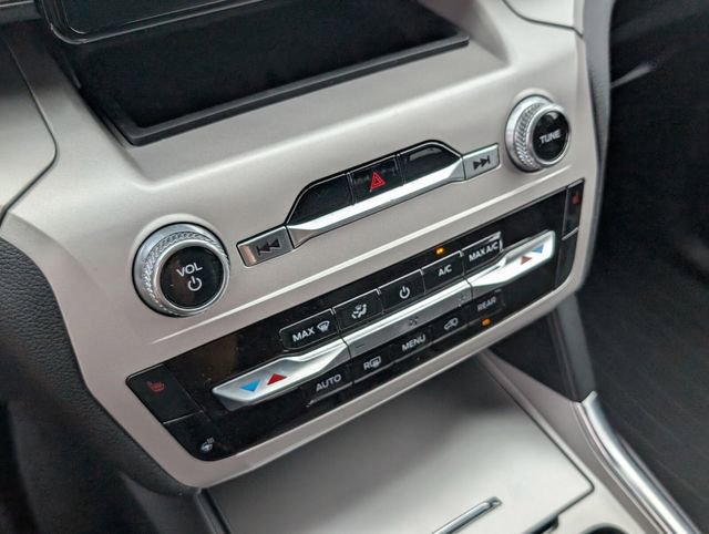 Used 2023 Ford Explorer XLT w/ Equipment Group 202A image 26