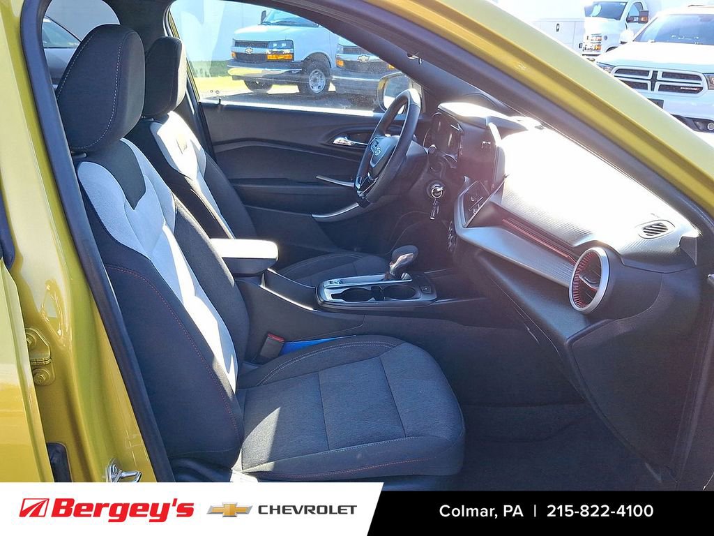 Certified 2024 Chevrolet Trax RS w/ Driver Confidence Package image 26