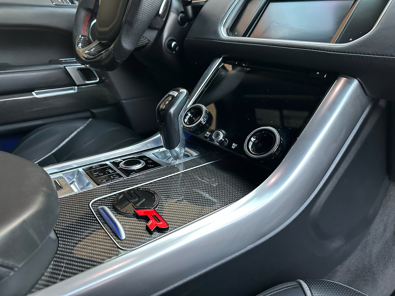 Used 2015 Land Rover Range Rover Sport SVR image 25