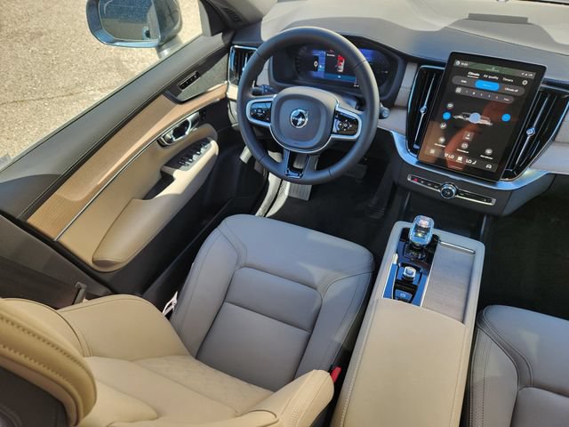 New 2026 Volvo XC90 T8 Plus w/ Protection Package AWD/4WD image 10
