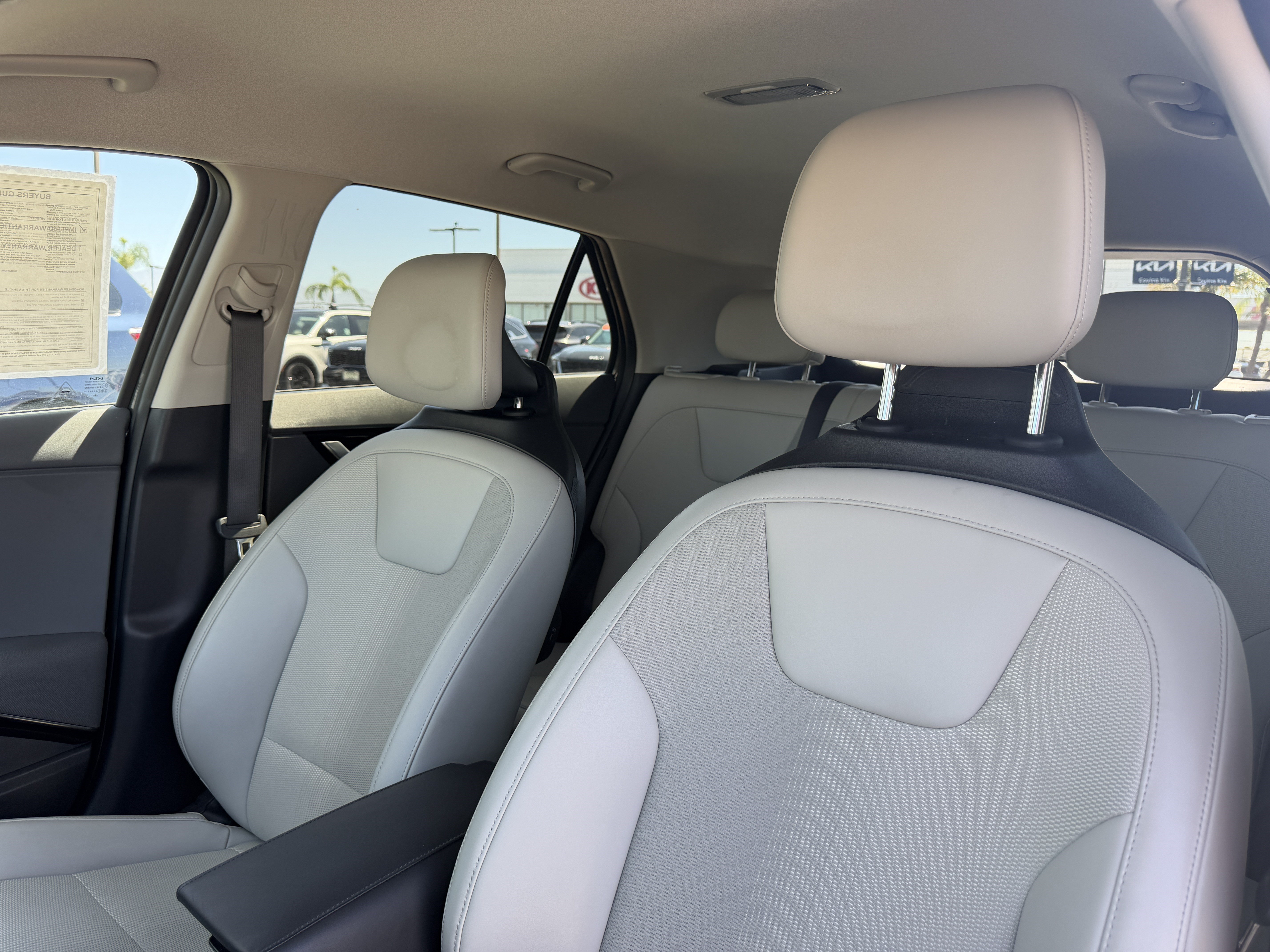 Certified 2025 Kia Niro EX FWD image 17