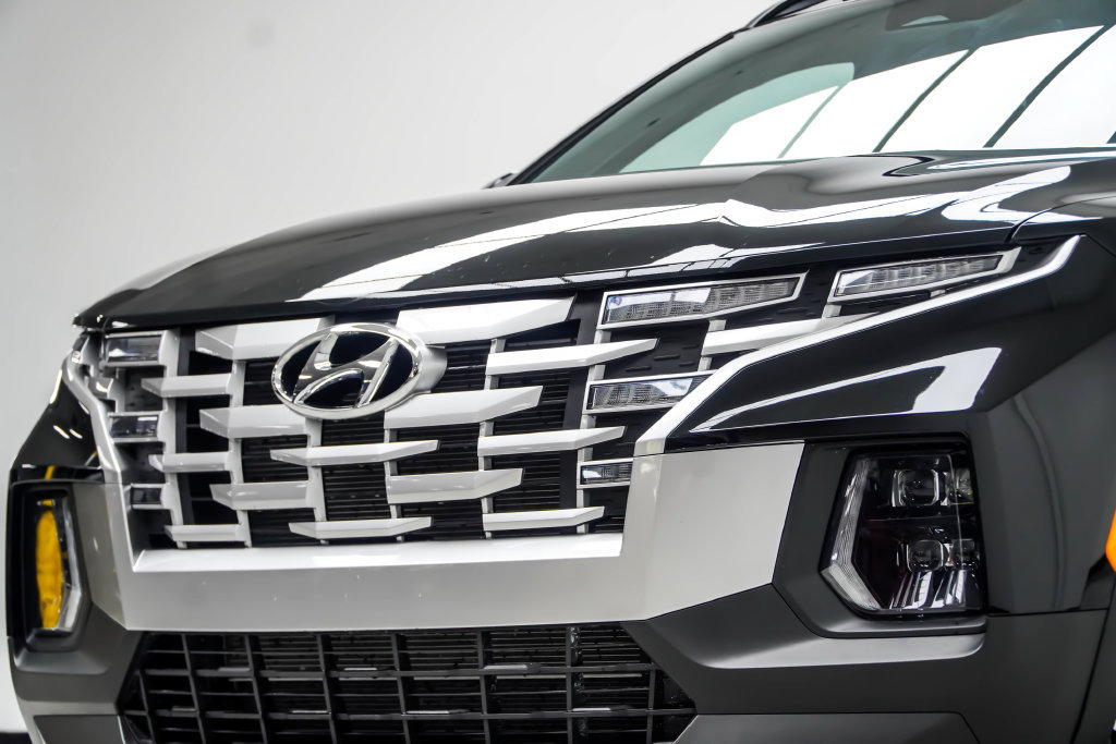 Used 2024 Hyundai Santa Cruz SEL w/ Activity Package FWD image 2
