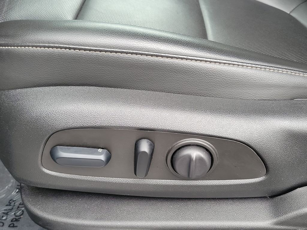 Used 2023 GMC Acadia SLT image 23