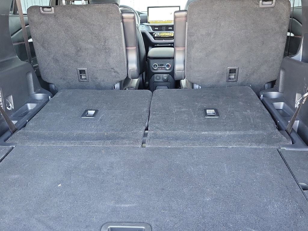 Used 2025 Ford Explorer ST AWD/4WD image 17