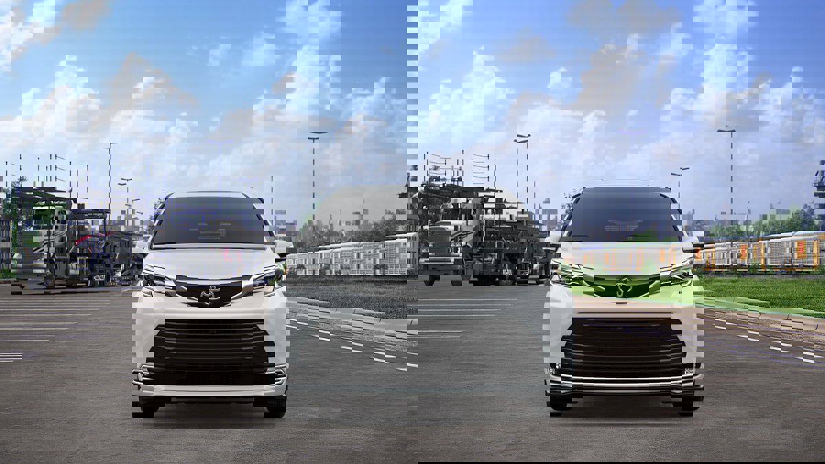 New 2026 Toyota Sienna Platinum AWD/4WD image 17