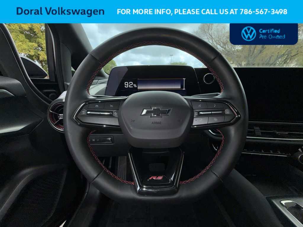 Used 2025 Chevrolet Equinox EV RS FWD image 15