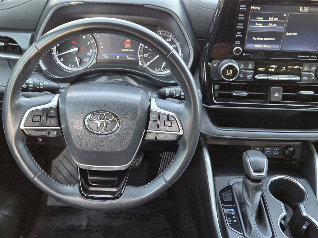 Used 2022 Toyota Highlander XSE image 10