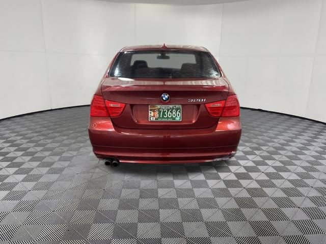 Used 2011 BMW 328i xDrive Sedan image 4