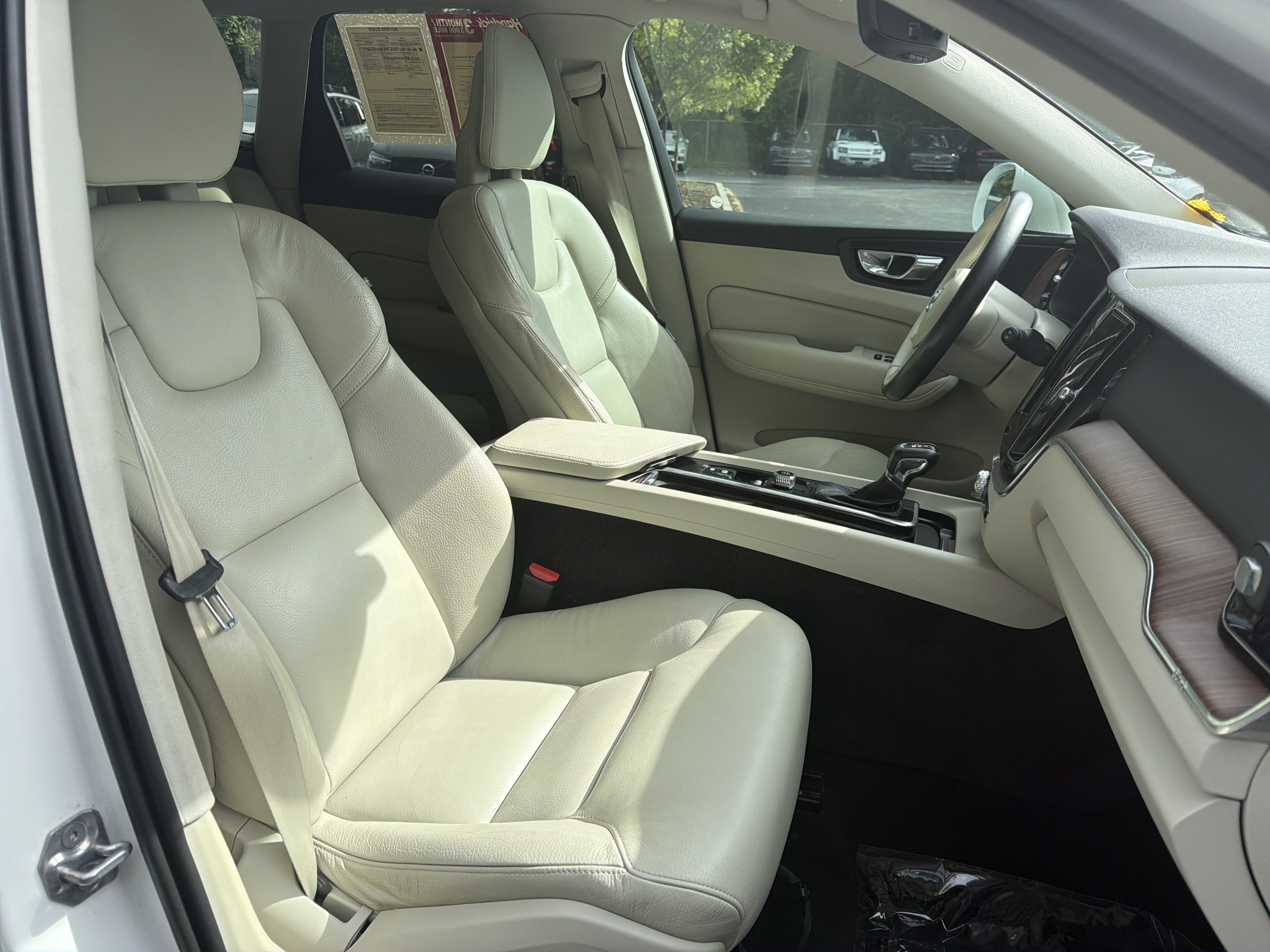 Used 2019 Volvo XC60 T5 Momentum w/ Premium Package FWD image 35
