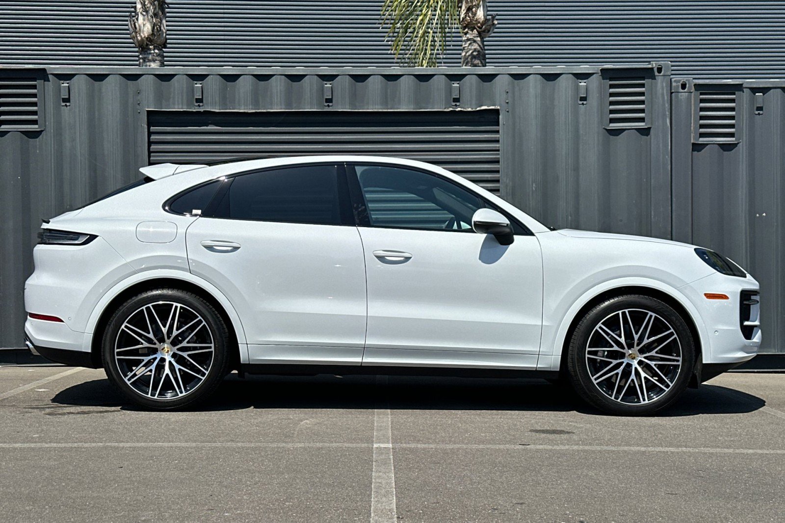 Certified 2024 Porsche Cayenne Coupe AWD/4WD image 9