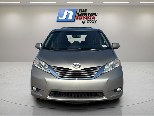 Used 2015 Toyota Sienna XLE w/ XLE Navigation Package image 2
