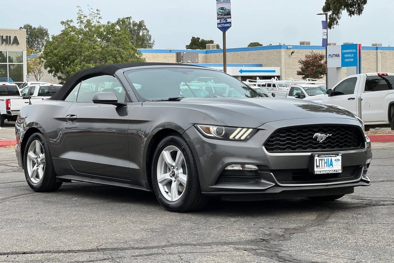 Used 2016 Ford Mustang Convertible RWD image 9