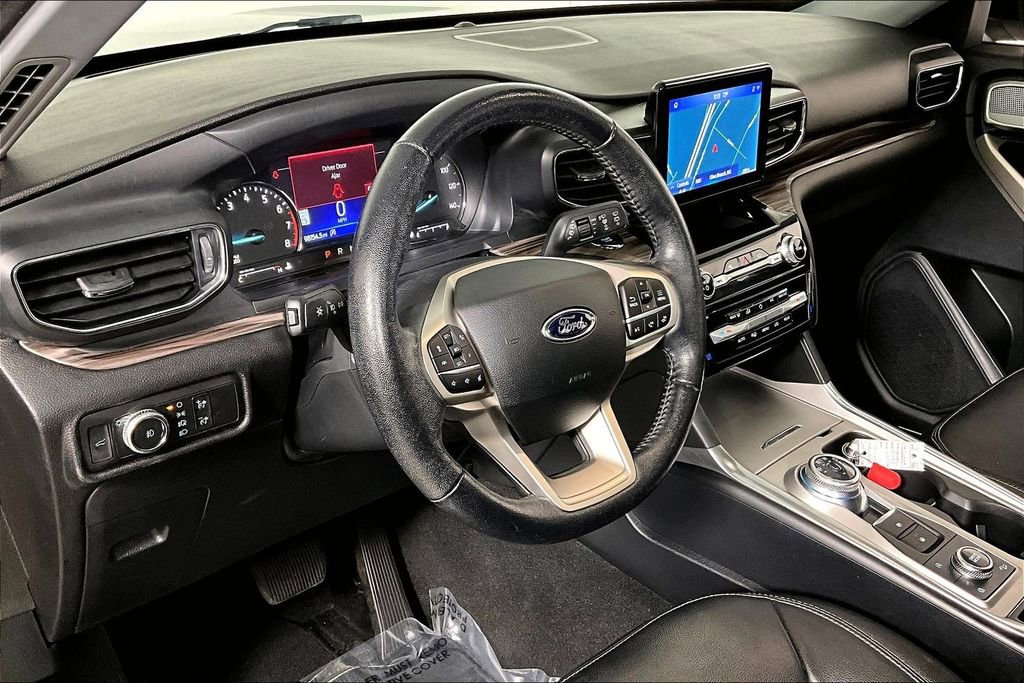 Used 2021 Ford Explorer Limited w/ Equipment Group 301A image 13