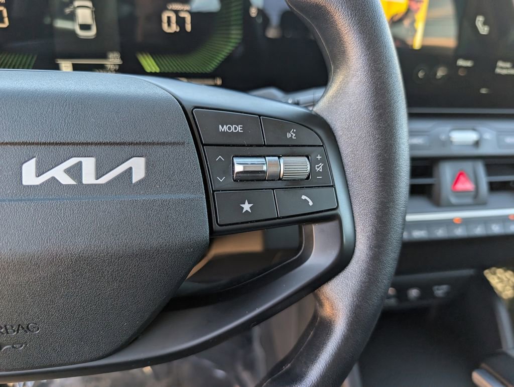 Certified 2025 Kia K4 LXS image 24