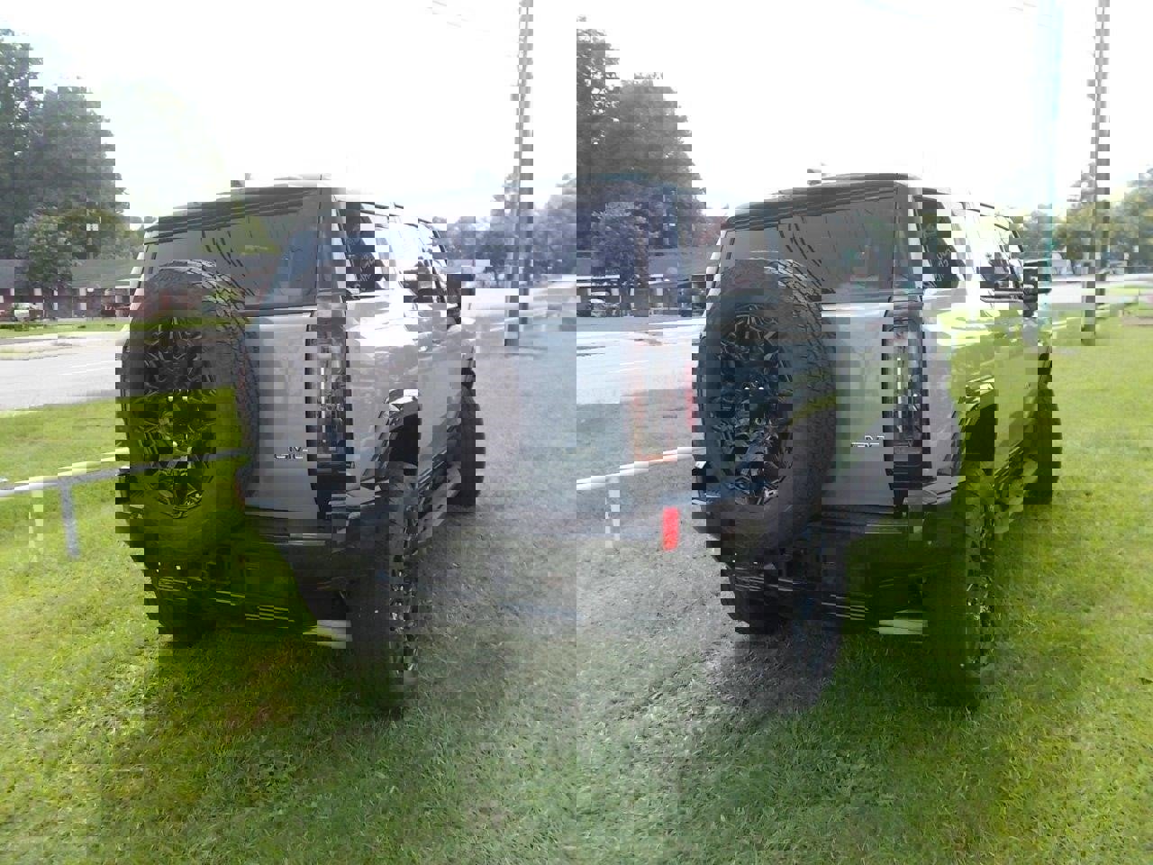 New 2025 GMC Hummer EV 2X image 4