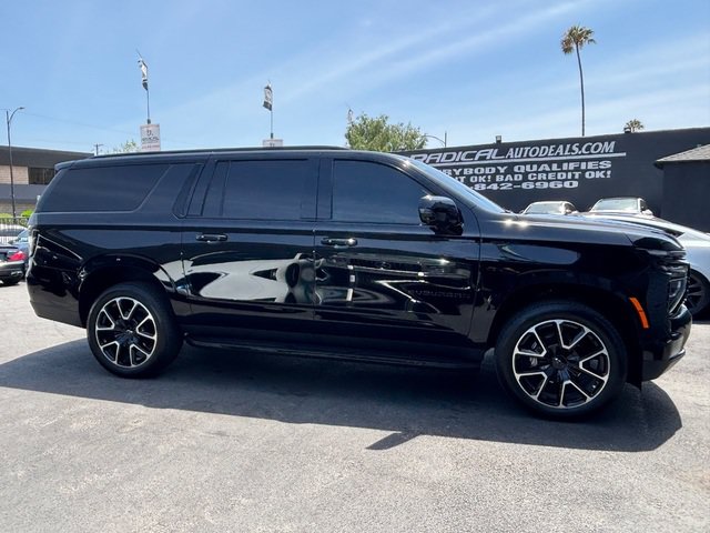 Used 2025 Chevrolet Suburban RST w/ Comfort Package AWD/4WD image 20