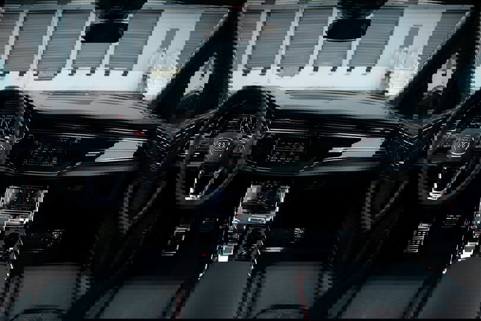 Used 2022 Audi RS Q8 image 35