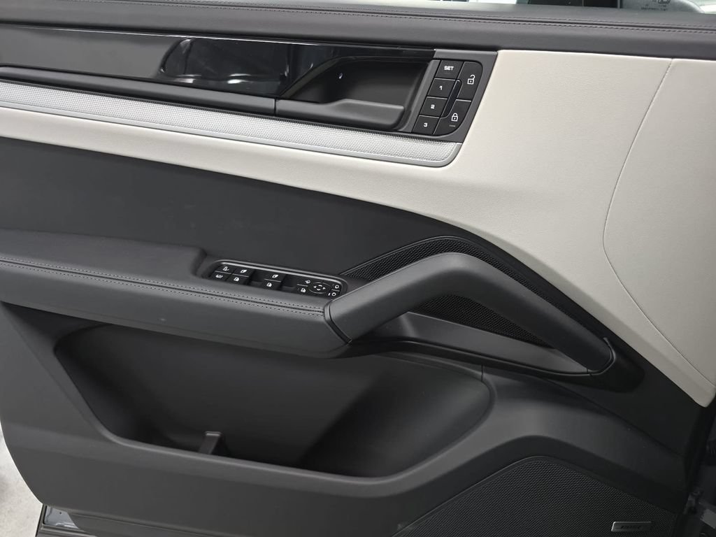 New 2026 Porsche Cayenne S AWD/4WD image 23