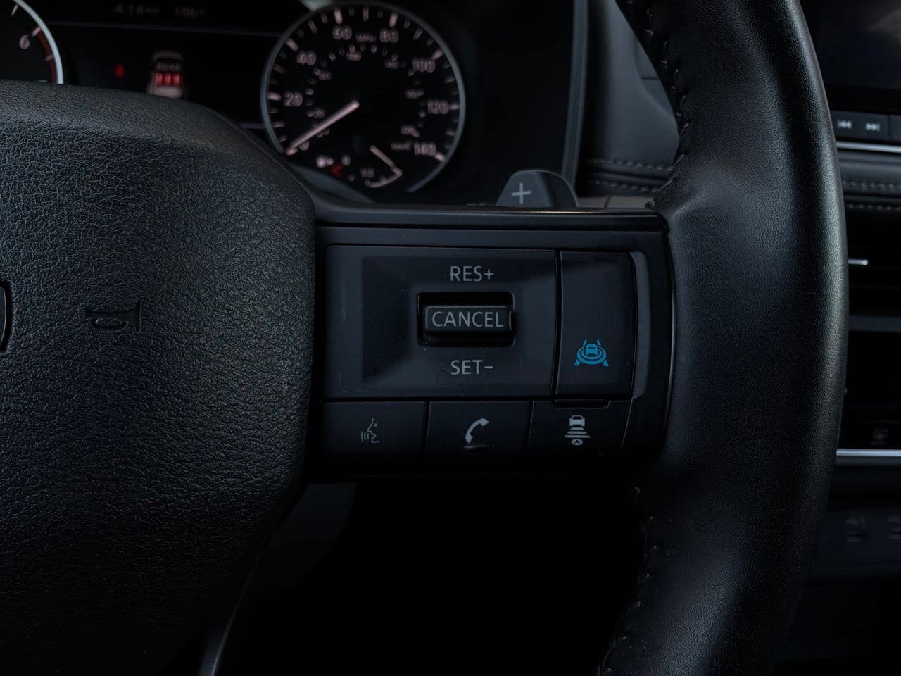 Used 2025 Nissan Rogue SV FWD image 35