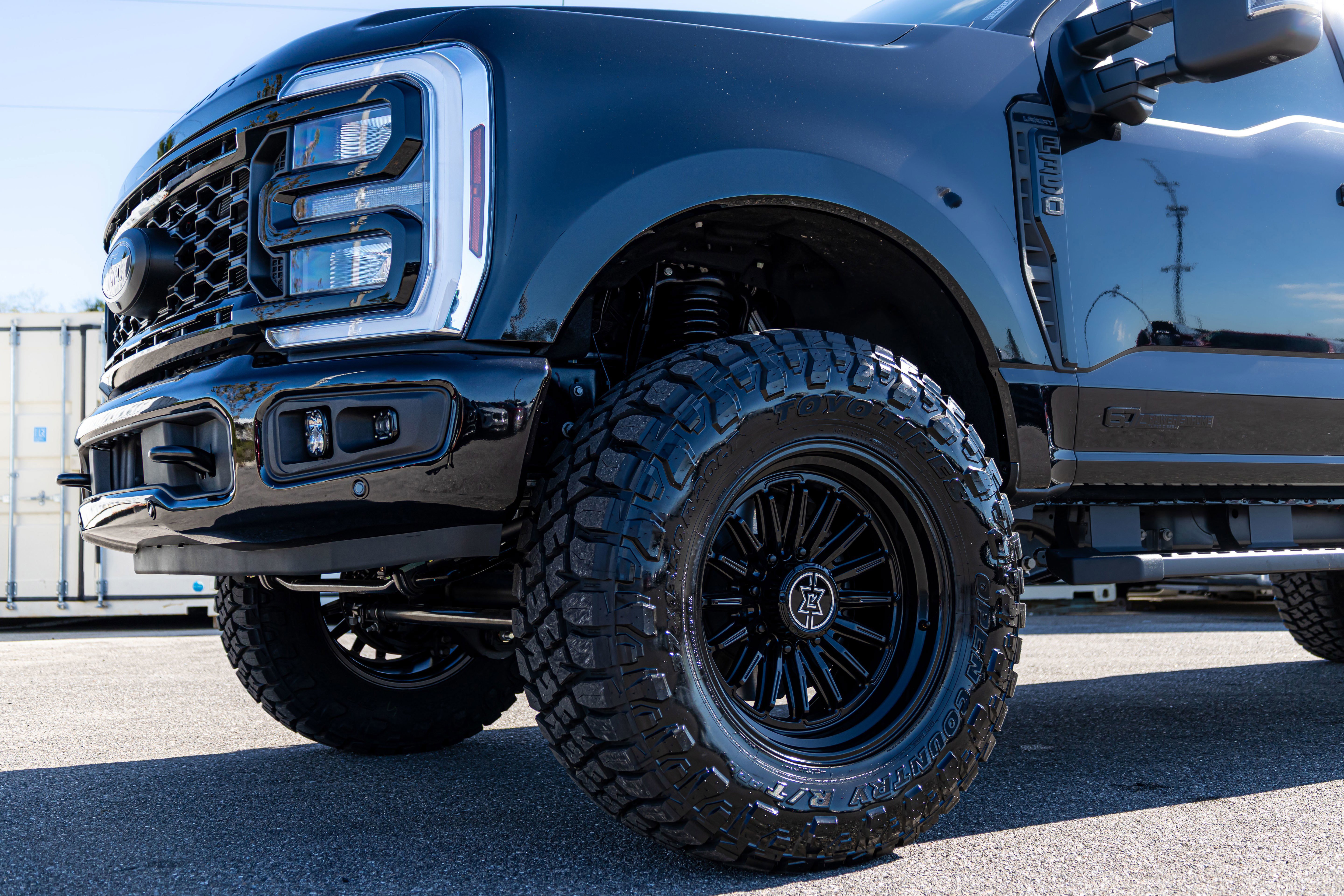 New 2025 Ford F350 Lariat w/ Lariat Ultimate Package image 32