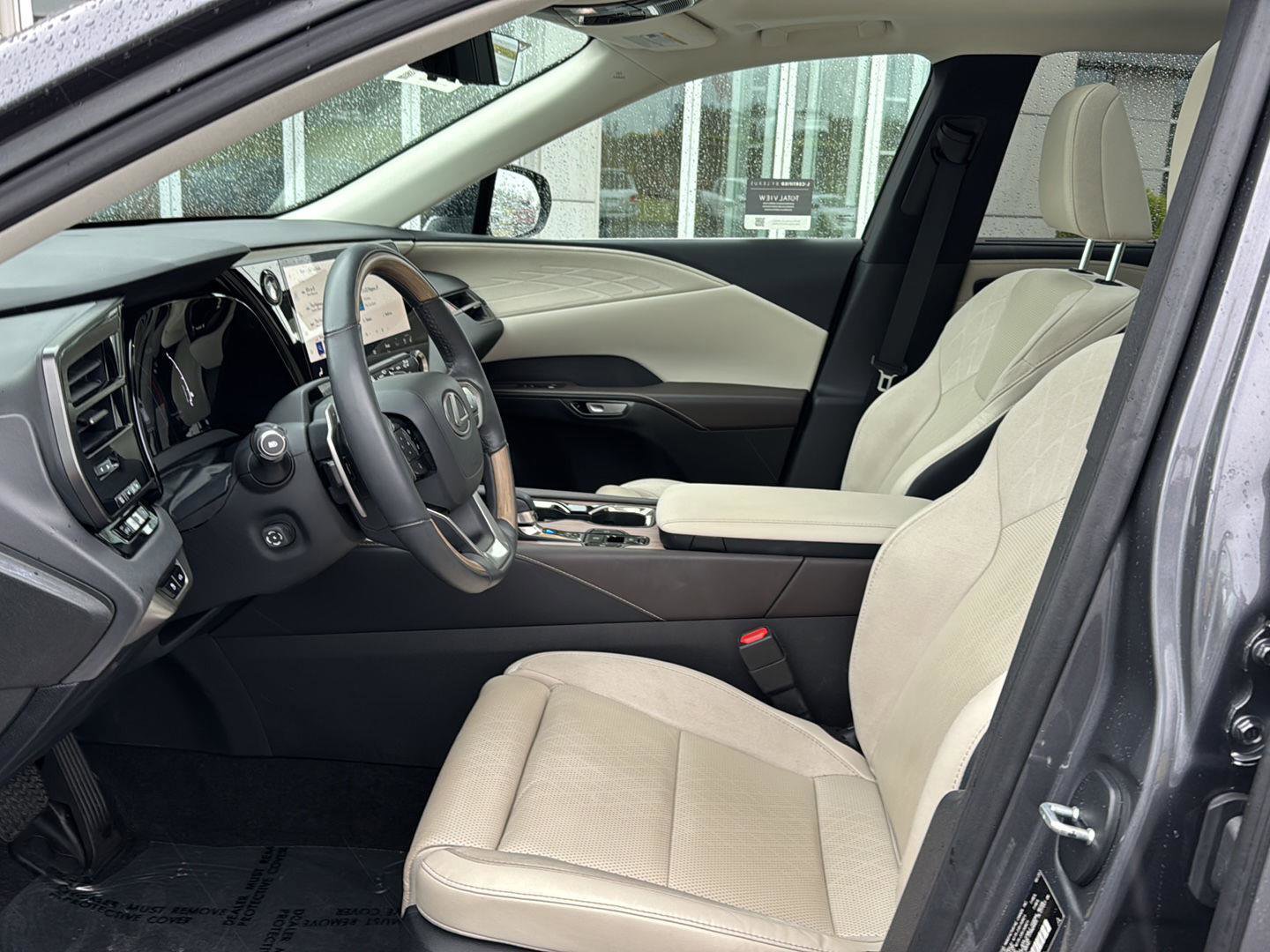 Used 2023 Lexus RX 350 w/ Accessory Package (Z1) image 8