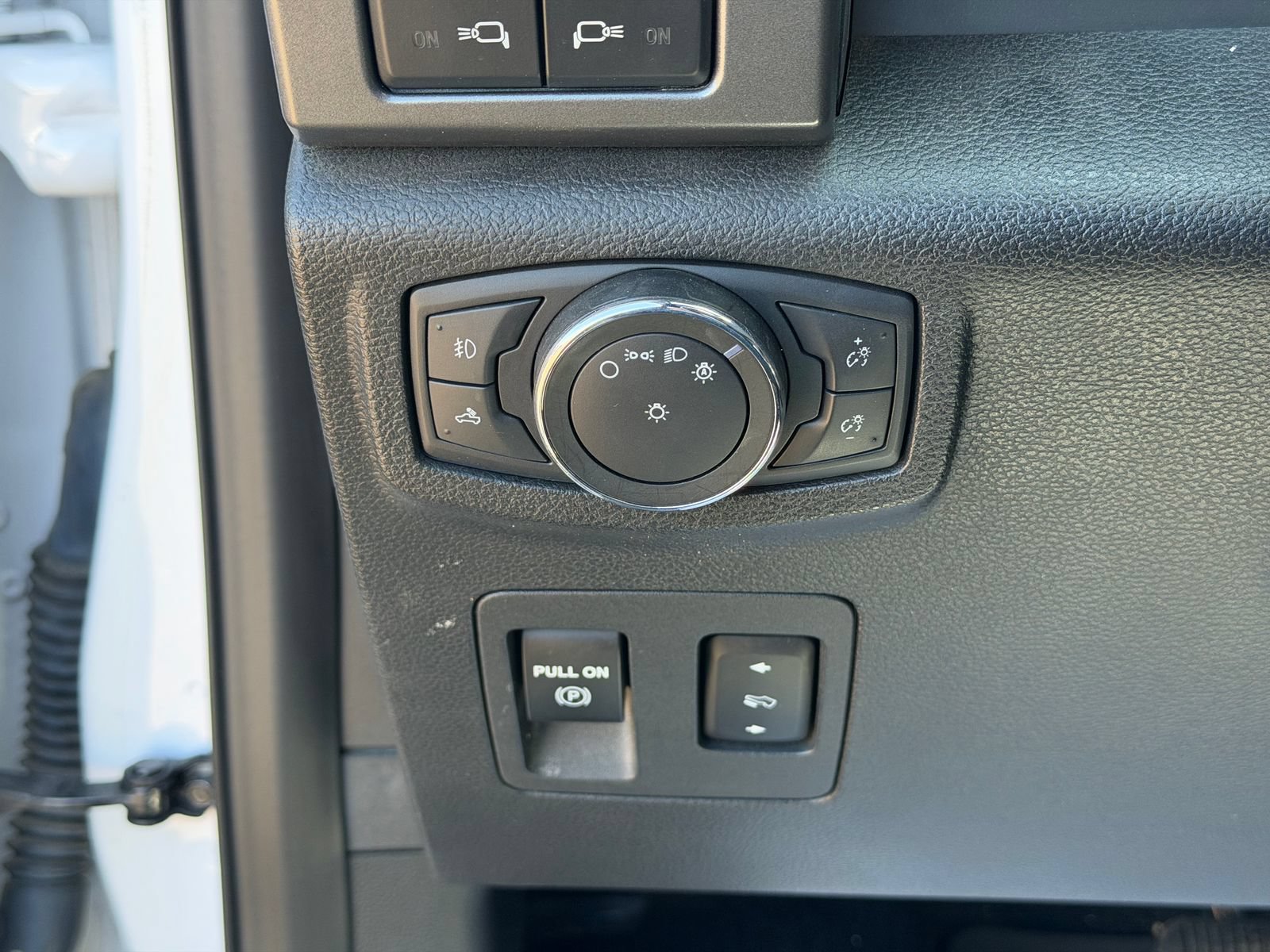 Used 2020 Ford F150 XLT w/ Equipment Group 302A Luxury AWD/4WD image 30