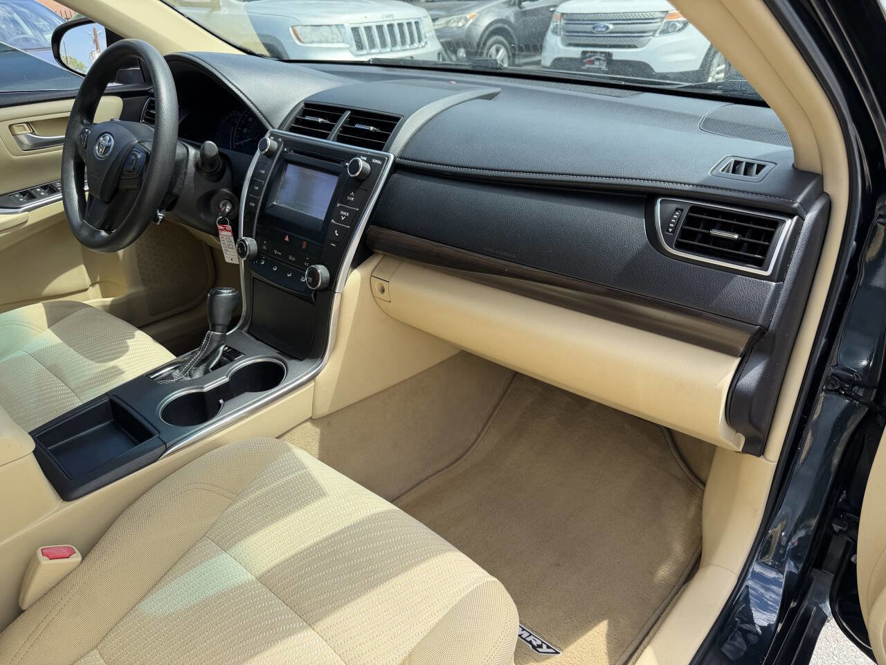 Used 2015 Toyota Camry LE FWD image 19