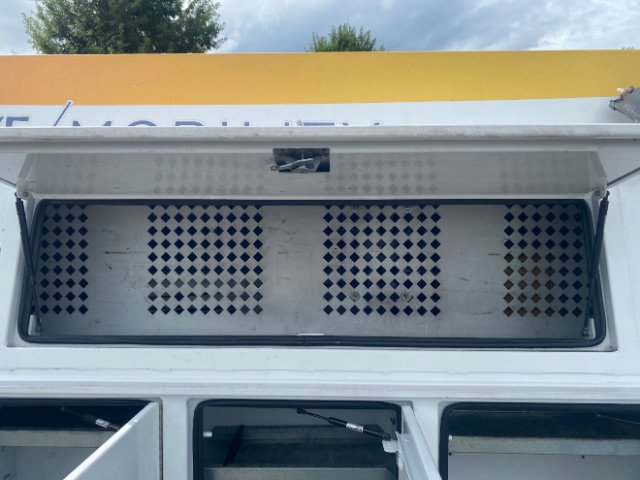 Used 2019 Freightliner Sprinter 3500 w/ Premium Package RWD image 8