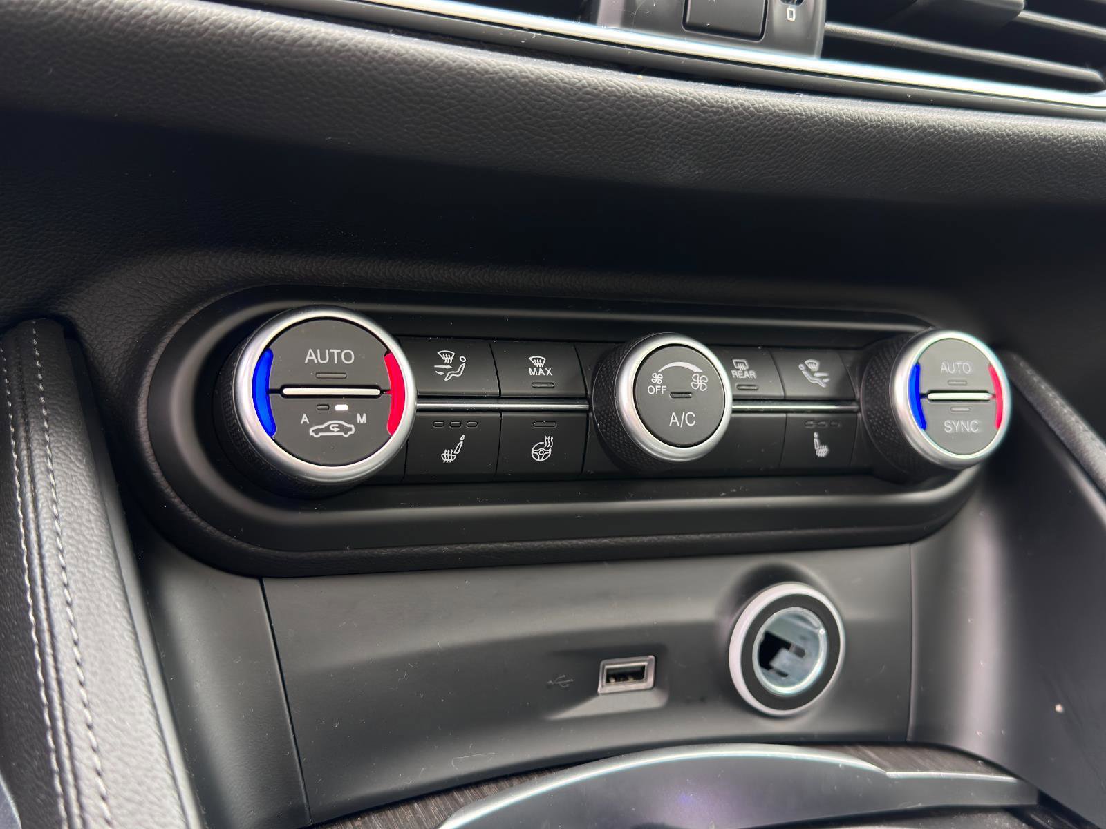 Used 2022 Alfa Romeo Stelvio Ti image 21