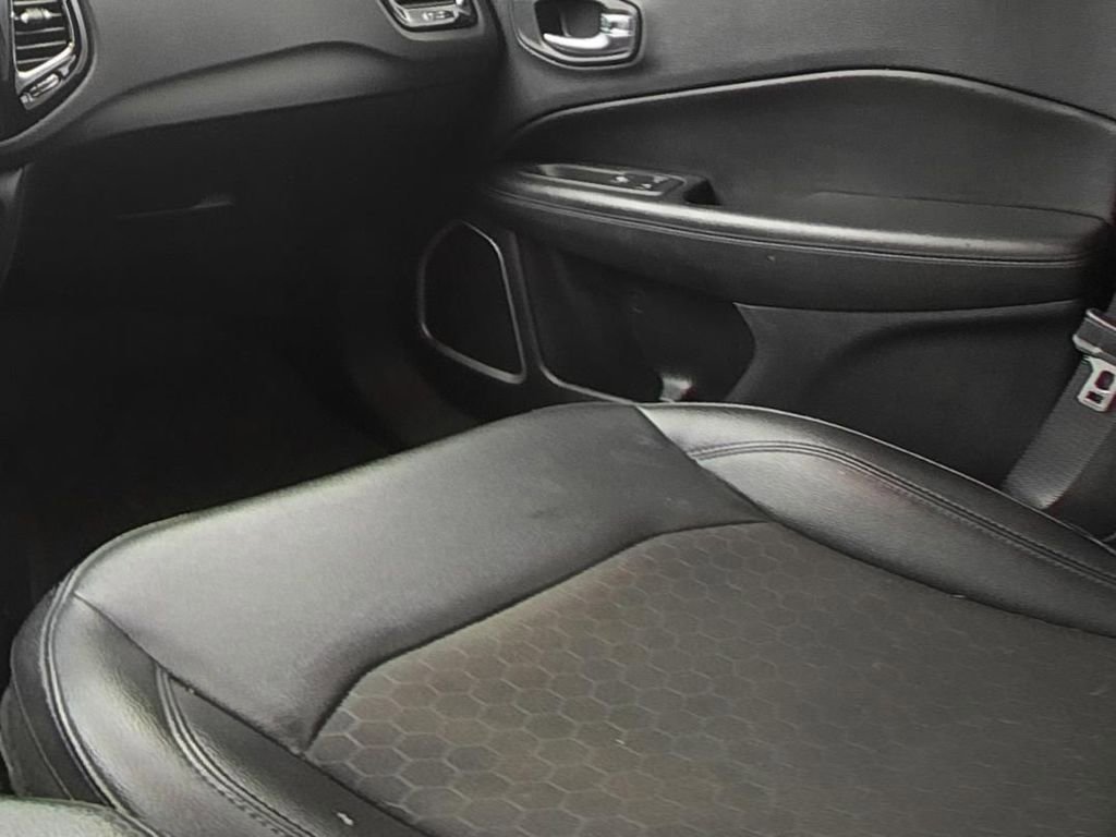Used 2021 Jeep Compass Latitude FWD image 14