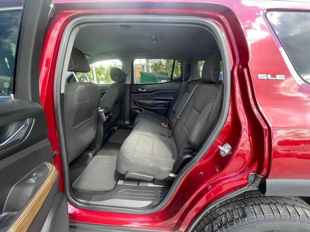 Used 2018 GMC Acadia SLE AWD/4WD image 5