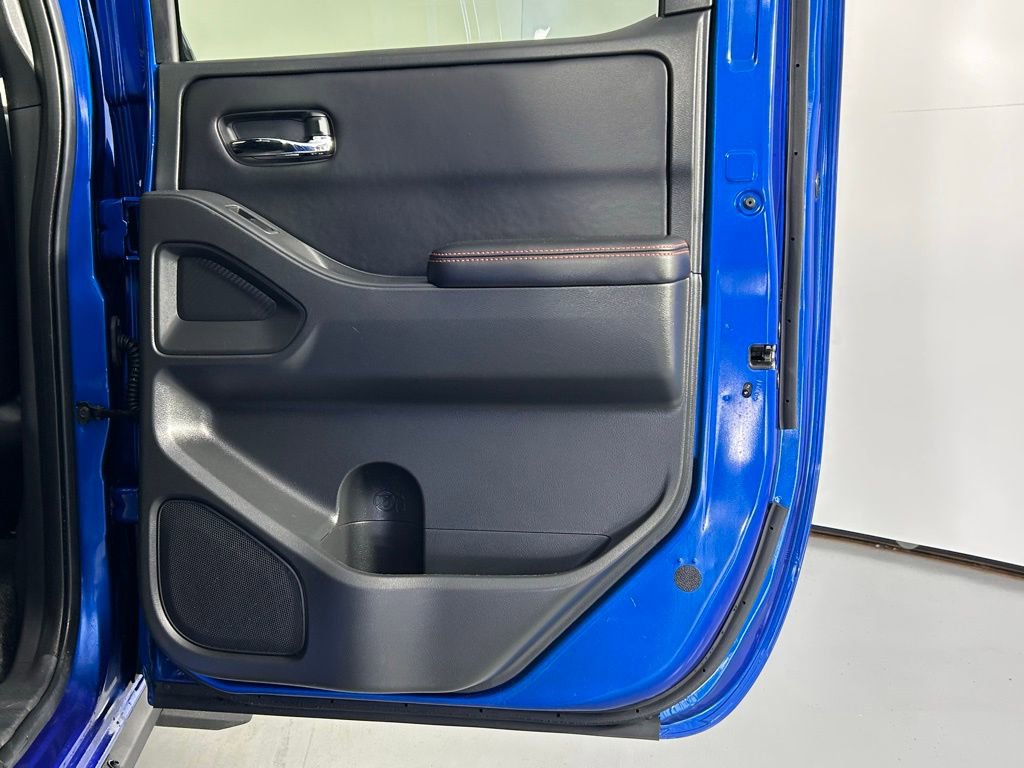 Used 2025 Nissan Frontier PRO-4X image 12