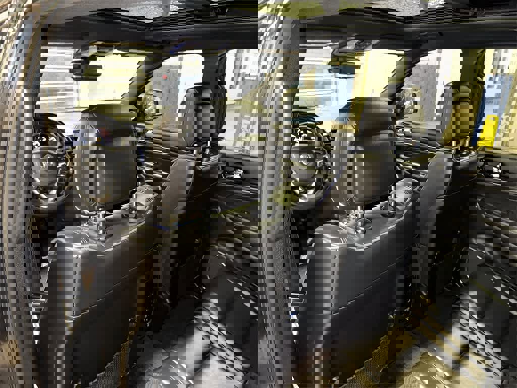 Used 2019 Jeep Grand Cherokee Overland image 32