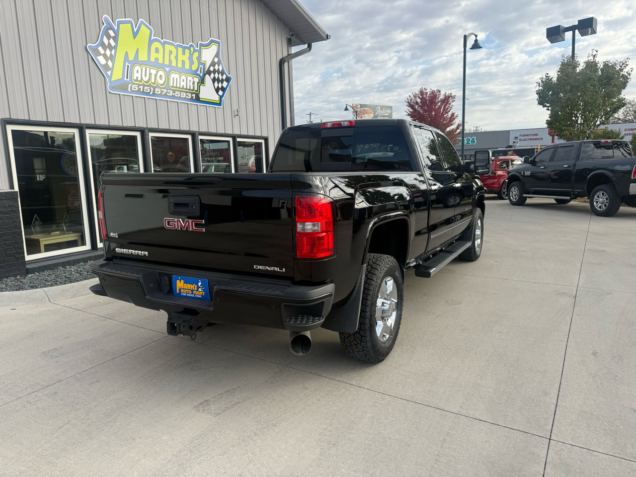 Used 2016 GMC Sierra 3500 Denali w/ Duramax Plus Package image 6