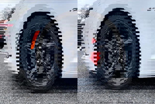 Used 2023 Chevrolet Camaro LT w/ Technology Package image 8