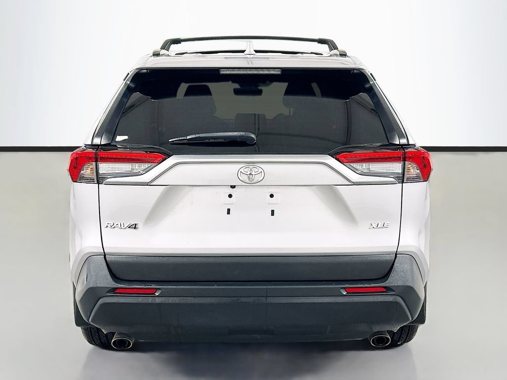 Used 2023 Toyota RAV4 XLE Premium FWD image 5